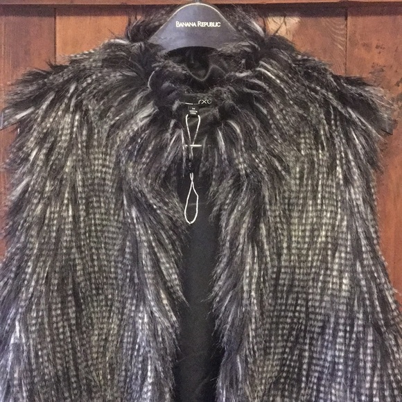 rxb Faux Peacock Feather Vest - Picture 2 of 8